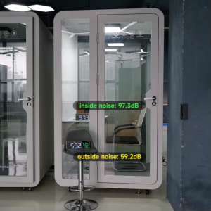 Digitale Beschilderung Für Büro-Pod-Verfügbarkeit In Frankreich Und Spanien